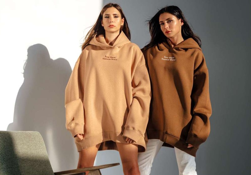 Як стильно поєднувати худі оверсайз: поради для модних образів