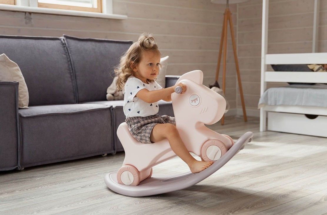 Перший баланс: коник-гойдалка